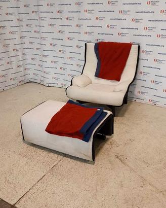 Poltrona con Pouf Simbad Magistretti Cassina