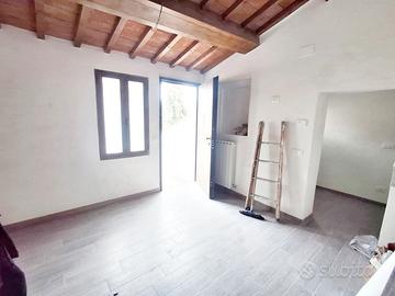 Cielo Terra Ristrutturato Ponte D'Oddi PV/212