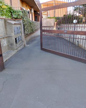 Mascalucia via Condorelli garage 32 mq