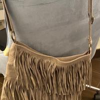 Borsa con le frange in camoscio