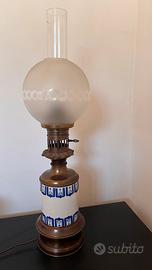 Antica Lampada a Petrolio Elettrificata Vintage