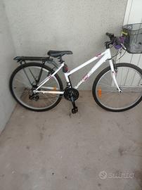 bicicletta bianca da donna