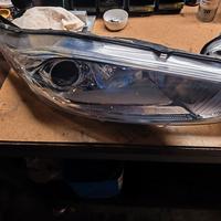 coppia di fari Ford fiest