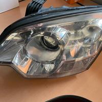 Opel Antara faro anteriore sinistro usato