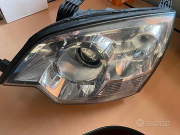 Opel Antara faro anteriore sinistro usato
