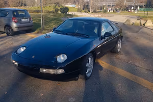 Porsche 928 s4 manuale permuta con vespa d'epoca..