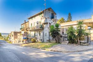 3 LOCALI A ARICCIA