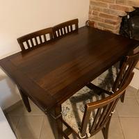 Tavolo in noce modello scavolini con6sedie incluse