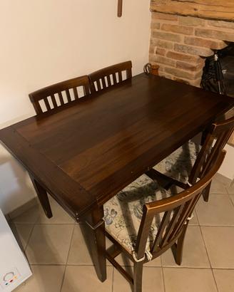Tavolo in noce modello scavolini con6sedie incluse