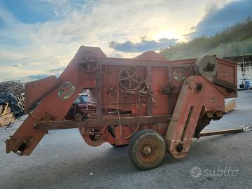 Trebbiatrice Pavesi & Figli