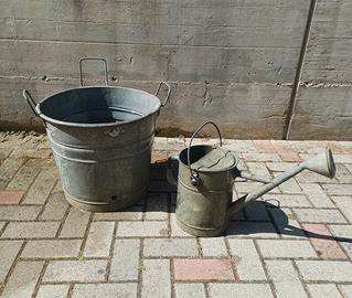 Tinozza e innaffiatoio in alluminio vintage