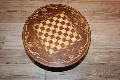 Tavolino con scacchiera vintage