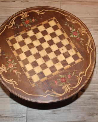 Tavolino con scacchiera vintage