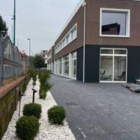 ufficio con box auto