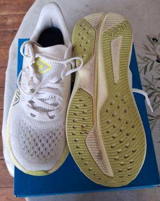  scarpe Hoka