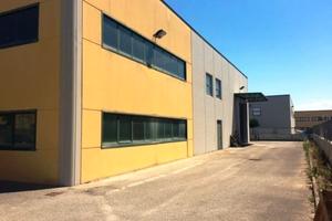 Capannone industriale in condominio vigilato h 24