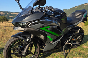 Kawasaki Ninja 500 SE 2024