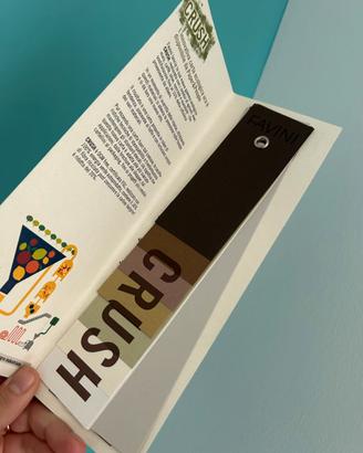 Favini Crush paper sample - Design sostenibile