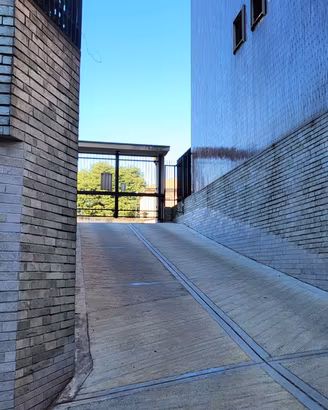 Box auto Milano via Berna