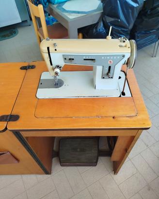 Macchina da cucire SINGER Vintage anni '60 con mob