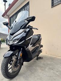 Scooter Honda Forza 350