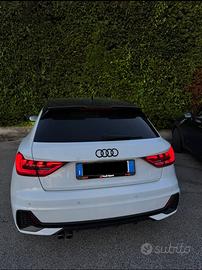 A1 Sportback 40 2.0 TFSI S-line edition s-tronic