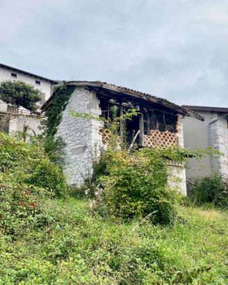 RUSTICO IN PIETRA DA RISTRUTTURARE CON VISTA PA...