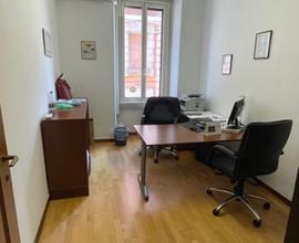 Stanza in studio professionale - metro Policlinico