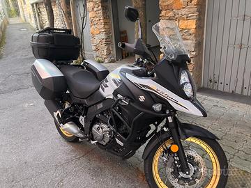 Suzuki V-strom 650 (2022) - 7.920 km - accessori