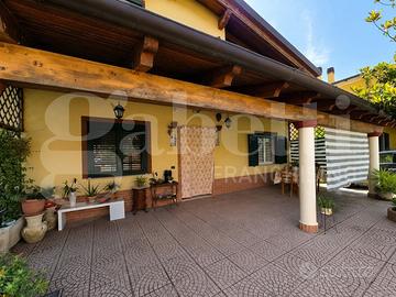 Villa bifamiliare Notaresco [Cod. rif 3317252VRG]