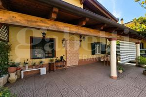 Villa bifamiliare Notaresco [Cod. rif 3317252VRG]