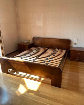 Camera da letto matrimoniale in legno
