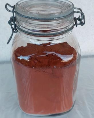Polvere di terra naturale rossa