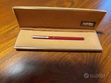 penna stilografica Aurora Hastil oro e lacca
