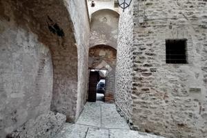 MONOLOCALE A SPOLETO