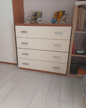 Mobiletto in legno