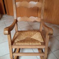 Sedia a dondolo in legno massello di ulivo