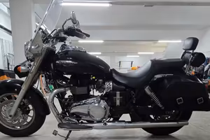 Triumph Bonneville SpeedMaster AMERICA 900 