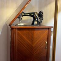 Macchina da cucire Necchi