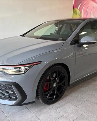 Volkswagen Golf GTI 2.0 TSI DSG