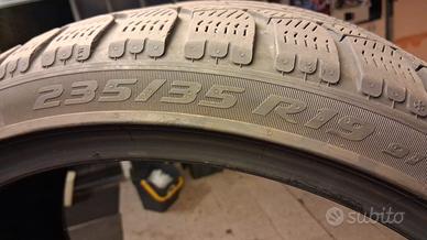 235/35/19 pirelli