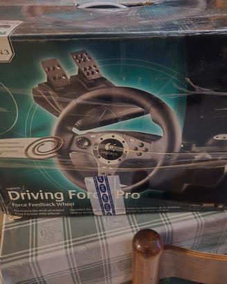 Volante logitech driving force pro