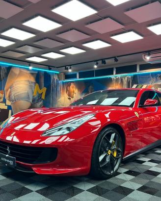 Ferrari GTC4 Lusso 3.9 T dct (296)
