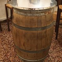 tavolo Fatto con botte