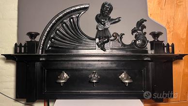 Appendiabiti antico in legno