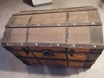 Baule in legno fine '800