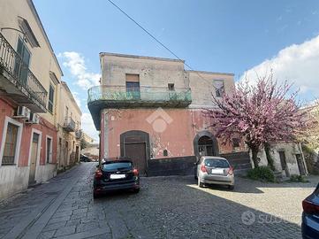2 LOCALI A SANT'ANASTASIA