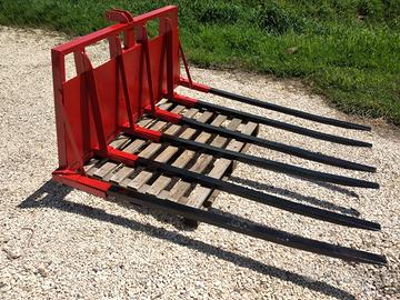 forconi vari per trattore agricolo