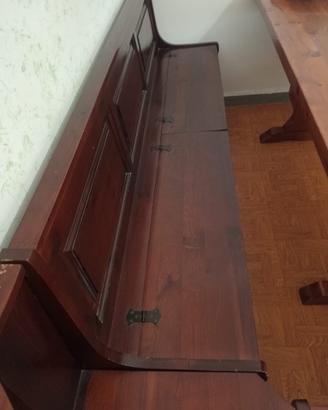 Due divani , una panca in legno antico con tavolo
