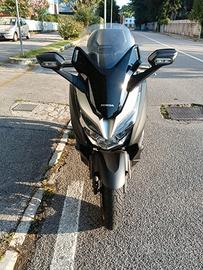 Honda Forza 300